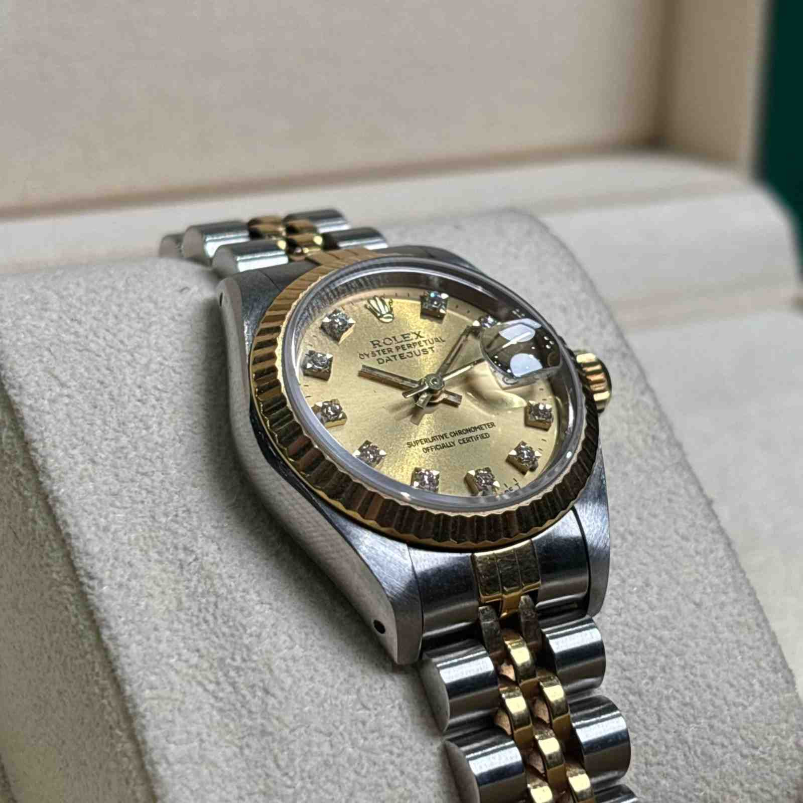 ساعت مچی زنانه رولکس 26 میلیمتری ROLEX OYSTER PERPETUAL DATEJUST مدل K-R205005 - تصویر 2