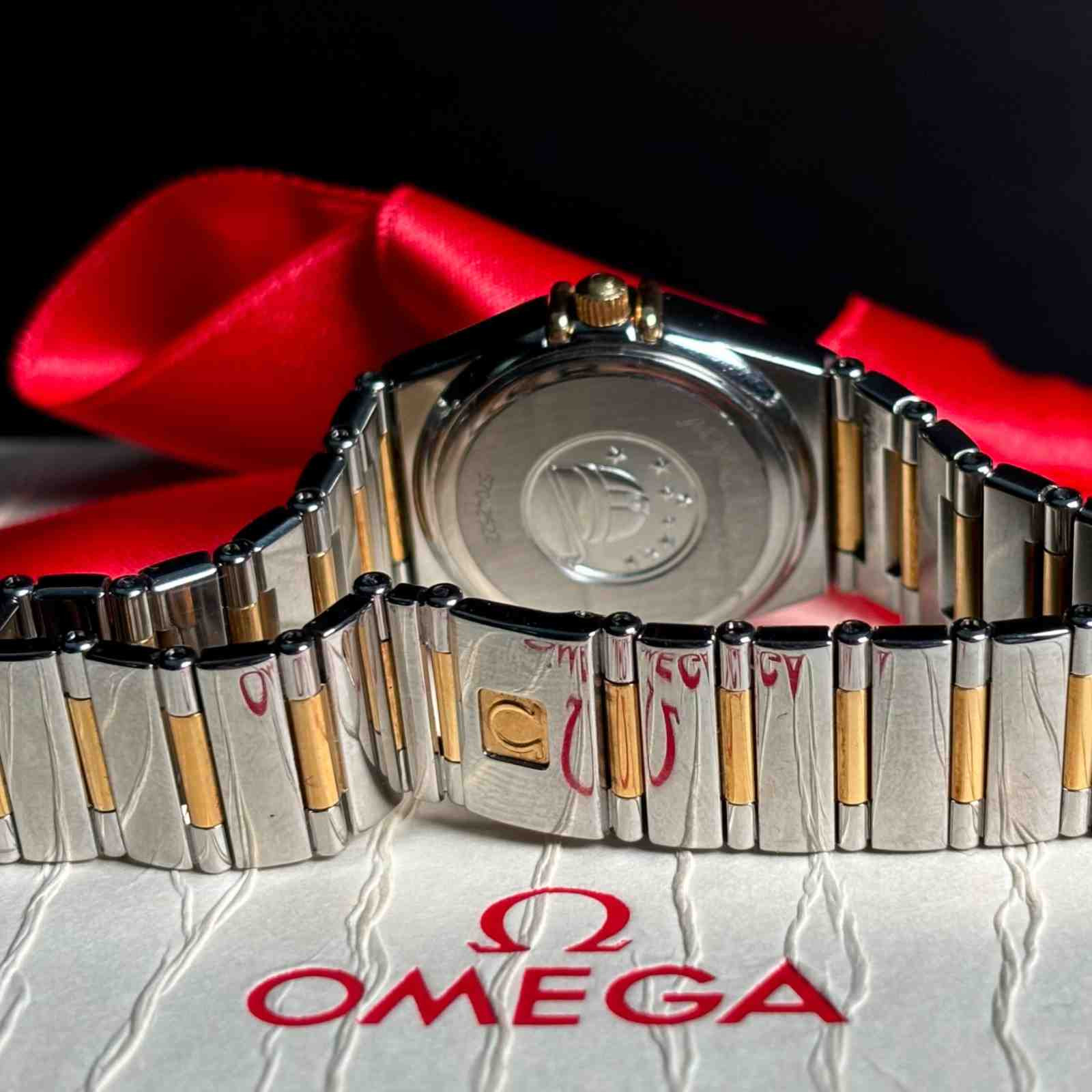 ساعت مچی زنانه امگا 25.5 میلیمتری وسط میخ طلا دور برلیان Omega Constellation مدل k-1376.71.00-57042522 - تصویر 3