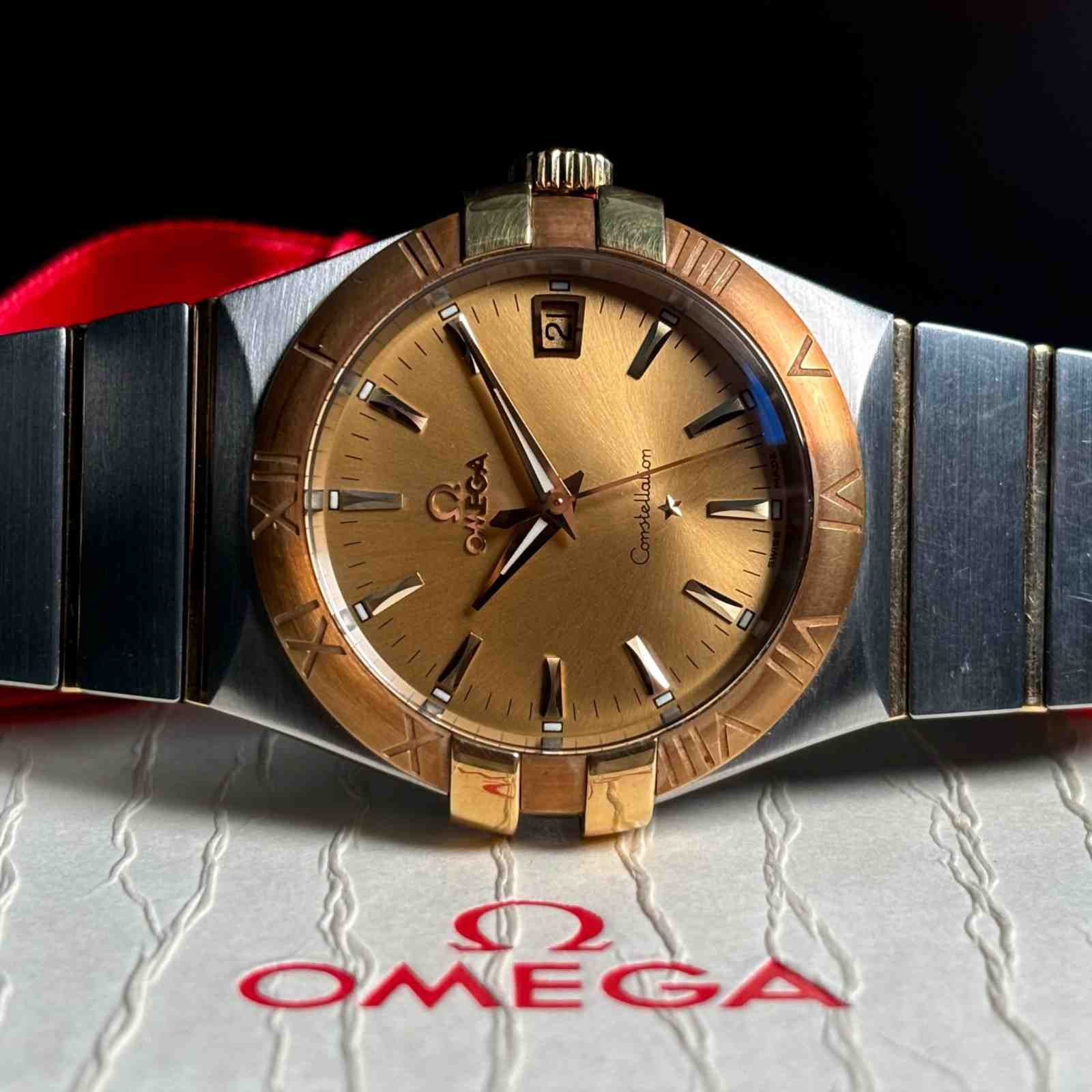 ساعت مچی مردانه امگا 35 میلیمتری تمام میخ طلا Omega Constellation New Face مدل k-123.20.35.60.08.001-91195769 - تصویر 2