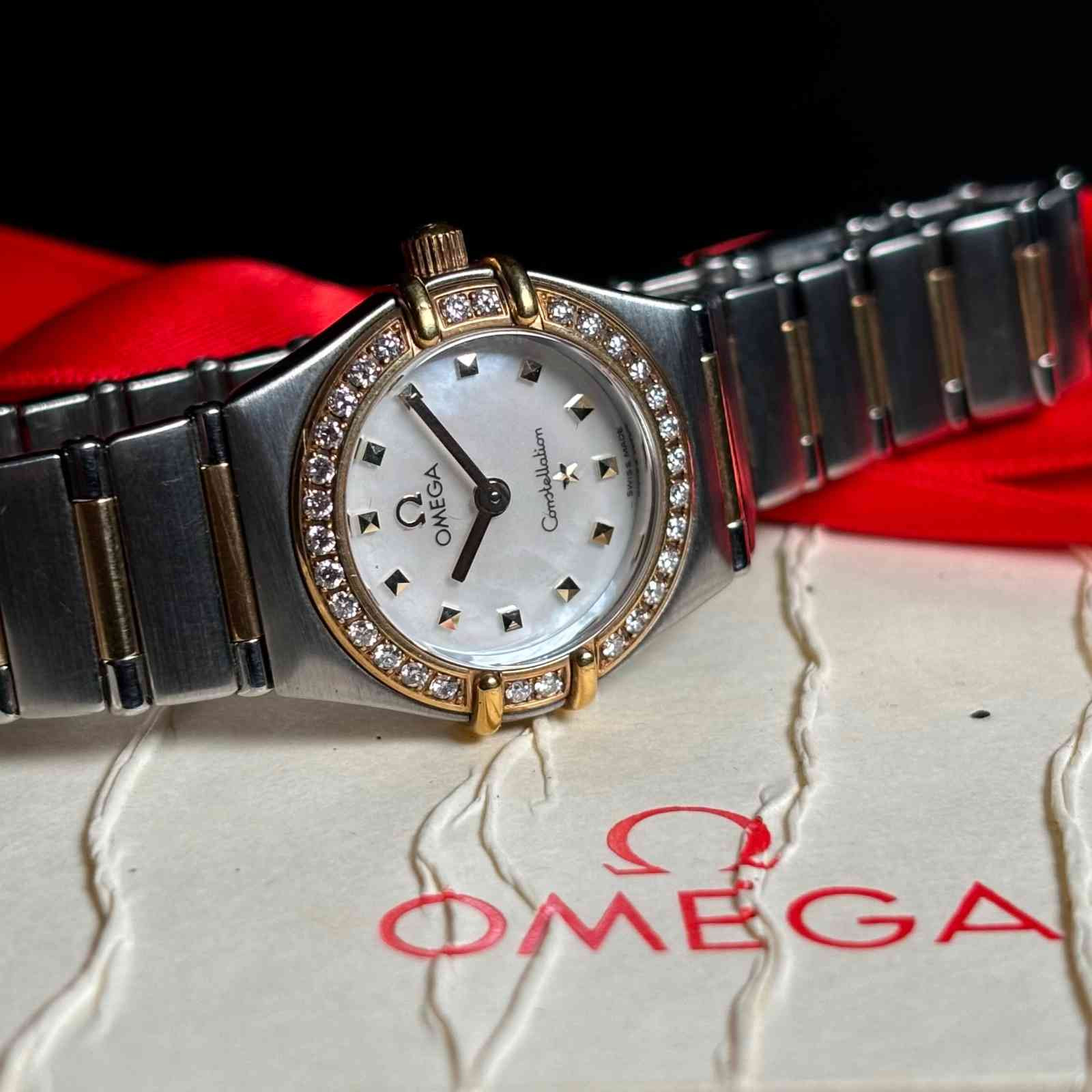 ساعت مچی زنانه امگا 22.5 میلیمتری وسط میخ طلا صفحه صدف زه برلیان Omega Constellation مدل k-1365.71.00-56966968 - تصویر 4
