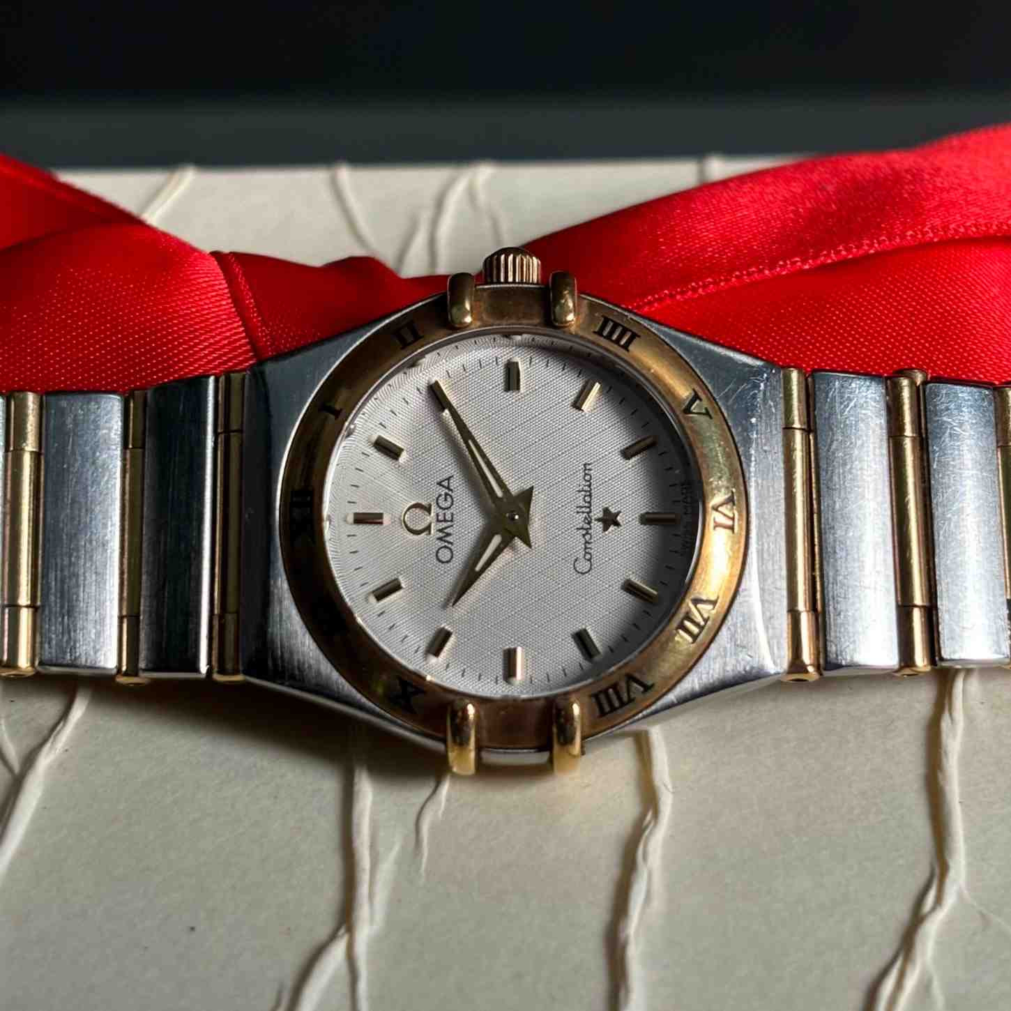 ساعت مچی زنانه امگا 26 میلیمتری تمام میخ طلا Omega Constellation مدل k-57320821 - تصویر 2