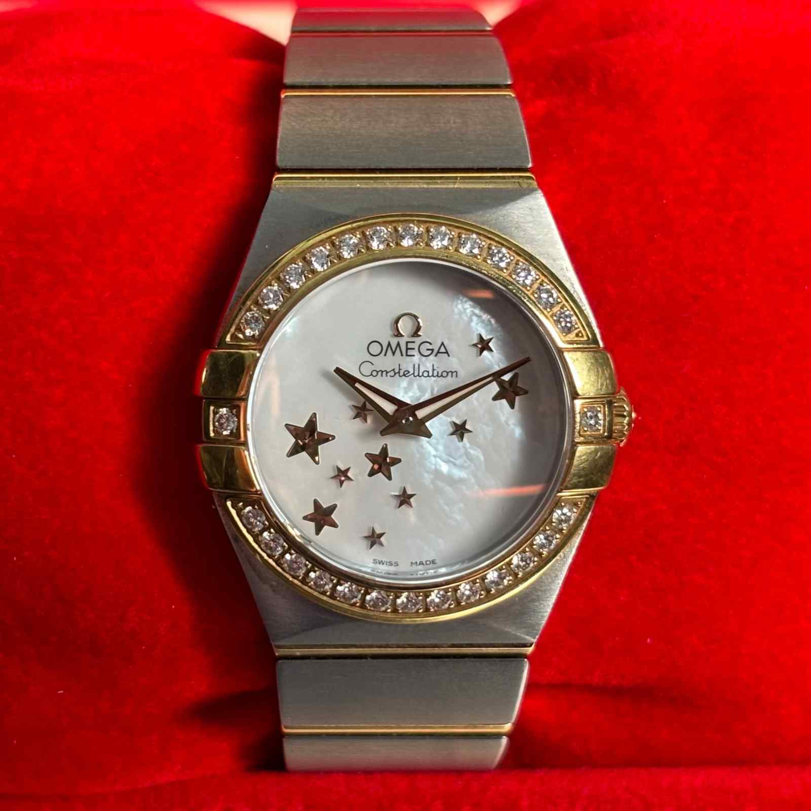 ساعت مچی زنانه امگا 24میلیمتری صفحه صدف زه برلیان Omega Constellation New Face مدل K-123.25.24.60.05.001-92234983 - تصویر 2